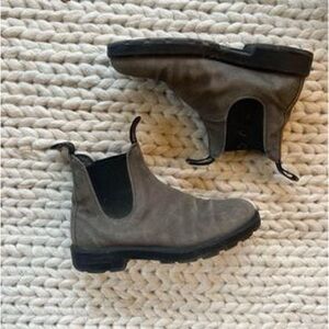 Men’s blundstones, US size 8